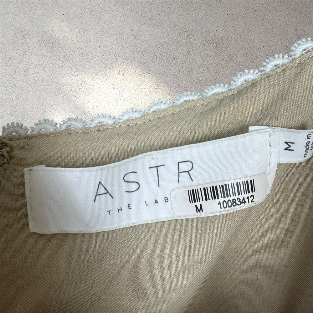 ASTR The Label So Smitten Mini Dress Floral Print Ruched Front Size M - Picture 5 of 7